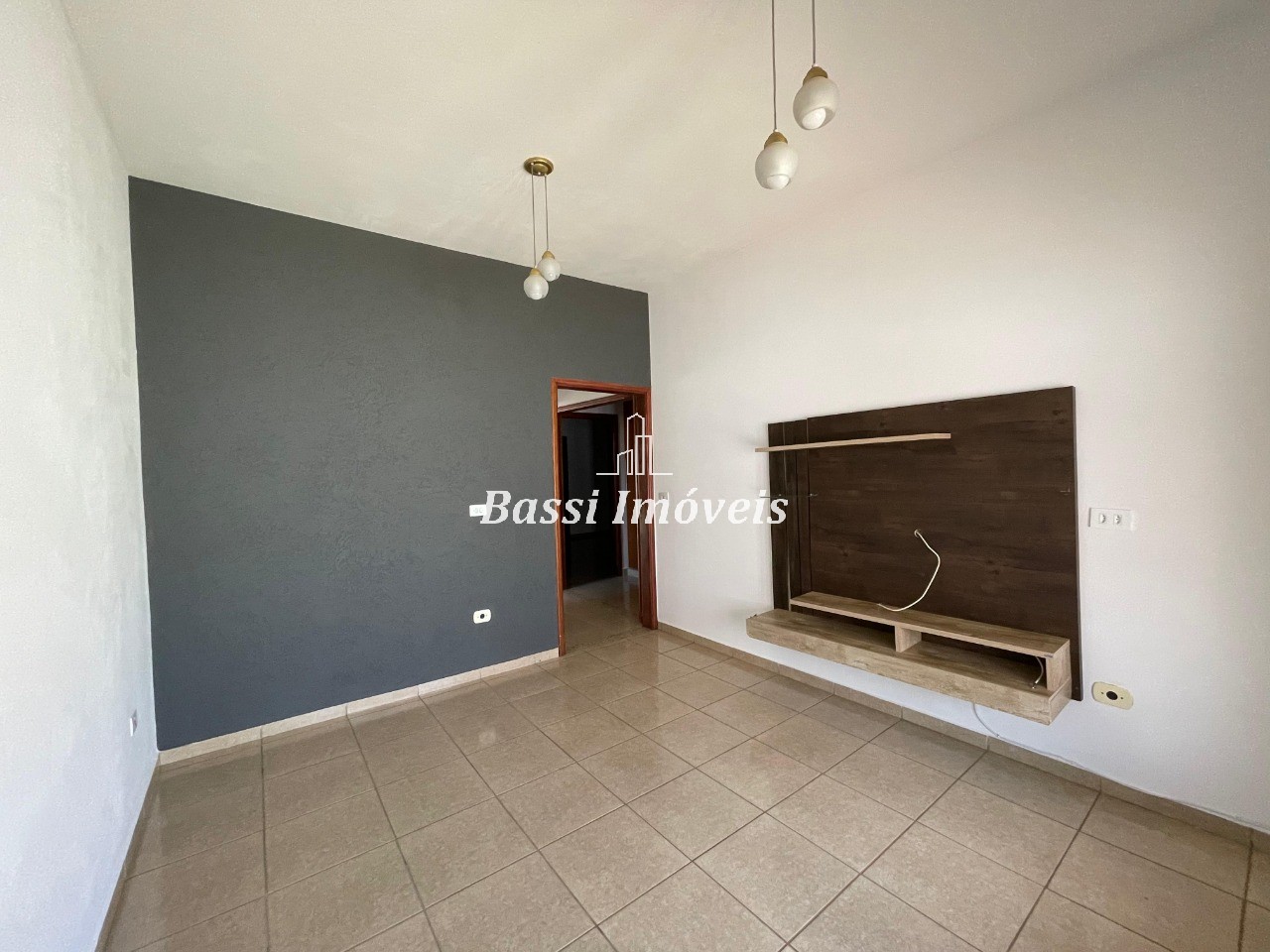 Imperdível! Casa à venda em Mogi Guaçu-SP, no Jardim Suécia, com 2 quartos, 1 suíte, 2 salas, 1 banheiro, 2 vagas e 110m² de área.