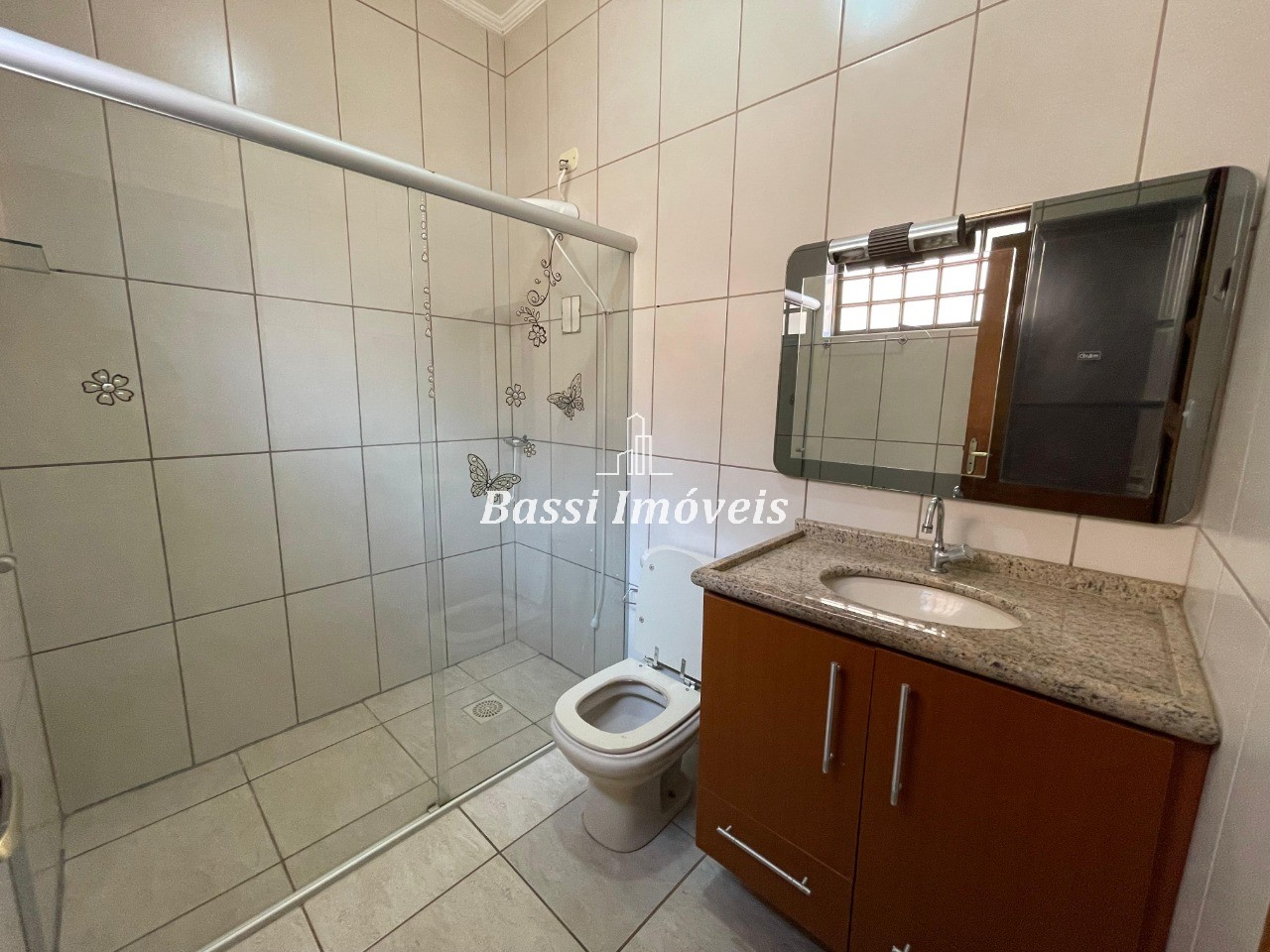 Imperdível! Casa à venda em Mogi Guaçu-SP, no Jardim Suécia, com 2 quartos, 1 suíte, 2 salas, 1 banheiro, 2 vagas e 110m² de área.