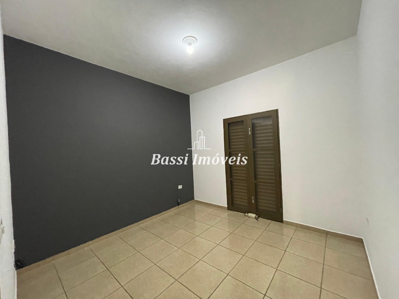 Imperdível! Casa à venda em Mogi Guaçu-SP, no Jardim Suécia, com 2 quartos, 1 suíte, 2 salas, 1 banheiro, 2 vagas e 110m² de área.