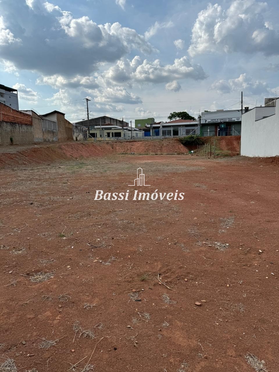 Terreno à venda em Mogi Guaçu-SP, Vila Pinheiro. 1.357m² de área para construir o seu sonho!