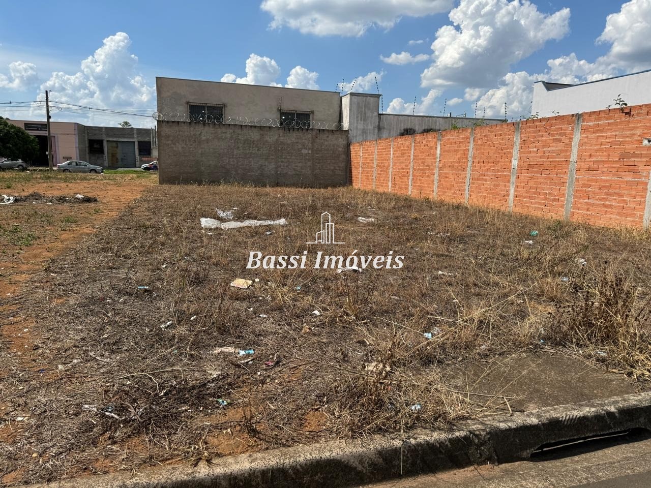 Terreno à venda no Jardim Imperial em Mogi Guaçu-SP: 200m² de oportunidade imperdível!