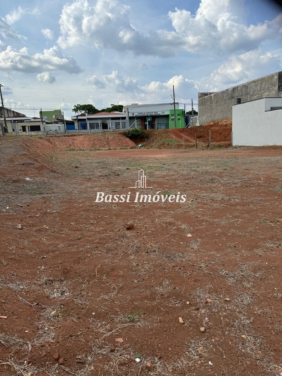 Terreno à venda em Mogi Guaçu-SP, Vila Pinheiro. 1.357m² de área para construir o seu sonho!