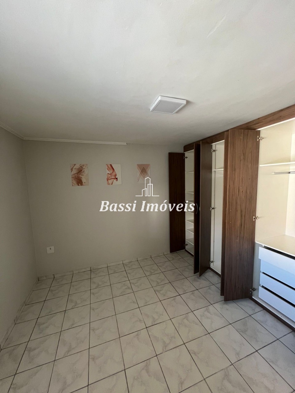 Imperdível oportunidade: Casa à venda no Jardim Getúlio Vargas, Mogi Mirim-SP, com 3 quartos, 2 salas, 1 banheiro, 2 vagas de garagem, 160m².