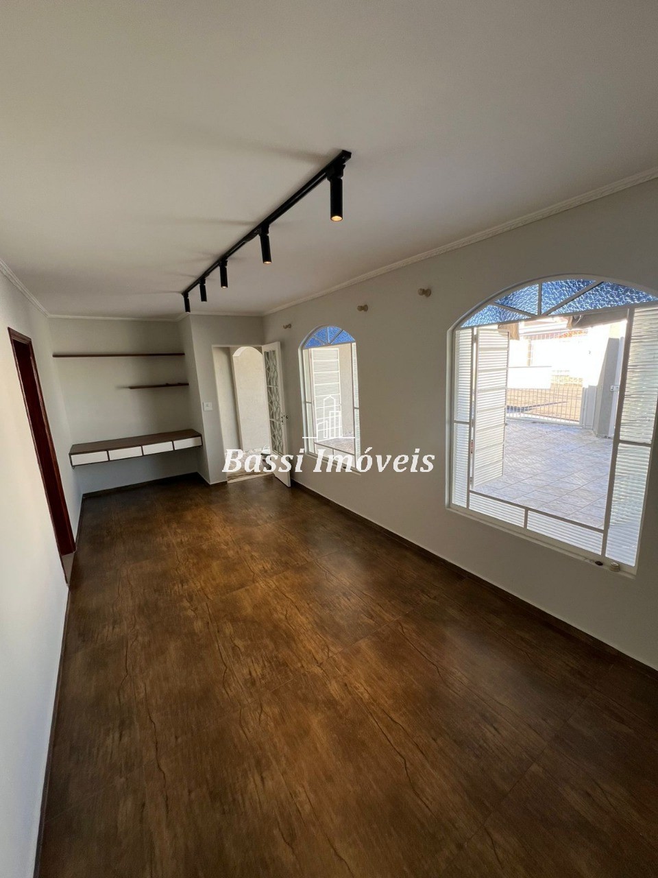 Imperdível oportunidade: Casa à venda no Jardim Getúlio Vargas, Mogi Mirim-SP, com 3 quartos, 2 salas, 1 banheiro, 2 vagas de garagem, 160m².