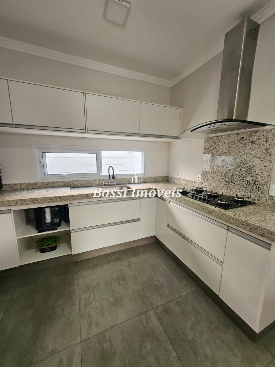 Impecável Casa em Condomínio à Venda em Residencial Califórnia, Estiva Gerbi-SP: 3 Quartos, 1 Suíte, 2 Salas, 2 Banheiros, 2 Vagas, 154,20 m².