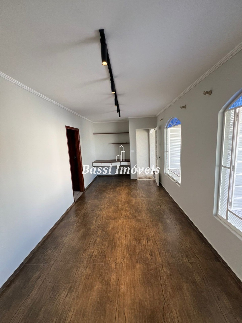 Imperdível oportunidade: Casa à venda no Jardim Getúlio Vargas, Mogi Mirim-SP, com 3 quartos, 2 salas, 1 banheiro, 2 vagas de garagem, 160m².
