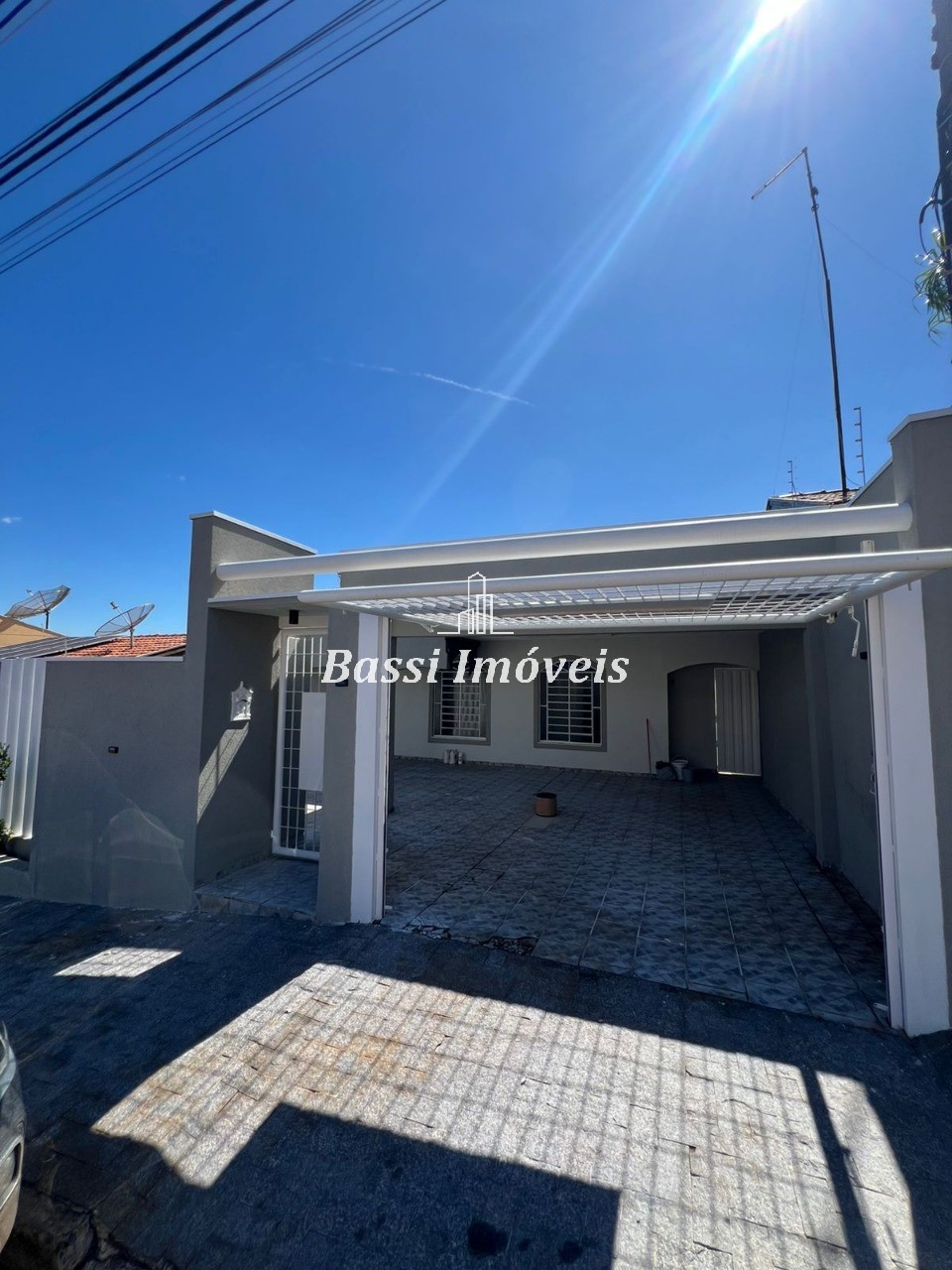 Imperdível oportunidade: Casa à venda no Jardim Getúlio Vargas, Mogi Mirim-SP, com 3 quartos, 2 salas, 1 banheiro, 2 vagas de garagem, 160m².