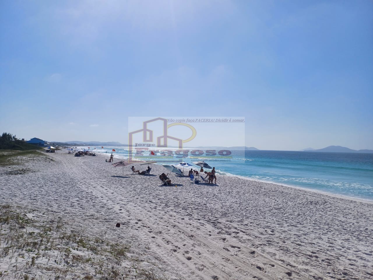 Oportunidade única: Pousada comercial à venda em Cabo Frio-RJ, bairro Foguete, com 12 quartos, 7 suítes, 12 banheiros e 2 vagas de garagem!