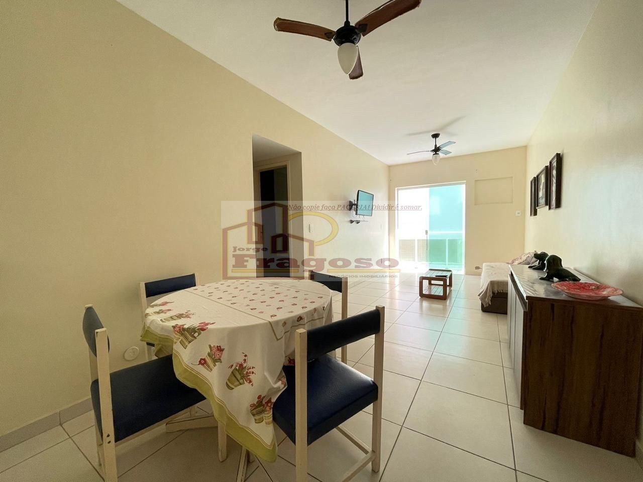 Oportunidade única: Apartamento à venda no Centro de Cabo Frio-RJ, 2 quartos, suíte, garagem.