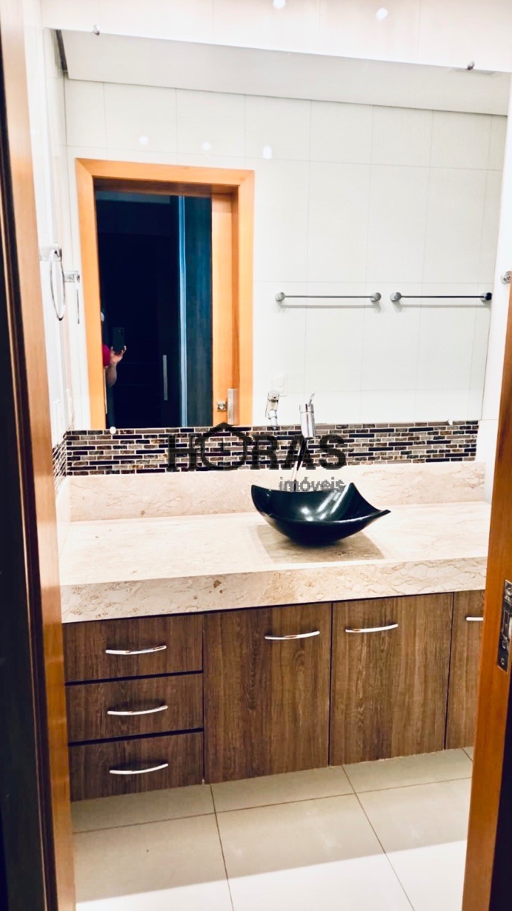 Casa, 4 quartos, 295 m² - Foto 33