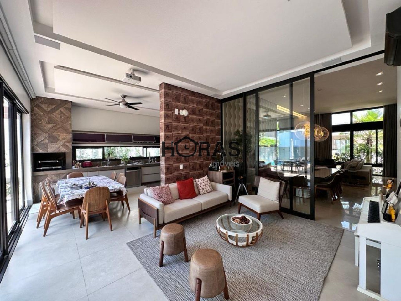 Casa, 4 quartos, 270 m² - Foto 2