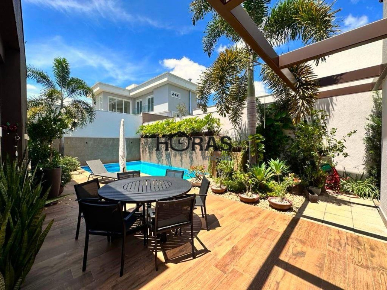 Casa, 4 quartos, 270 m² - Foto 1