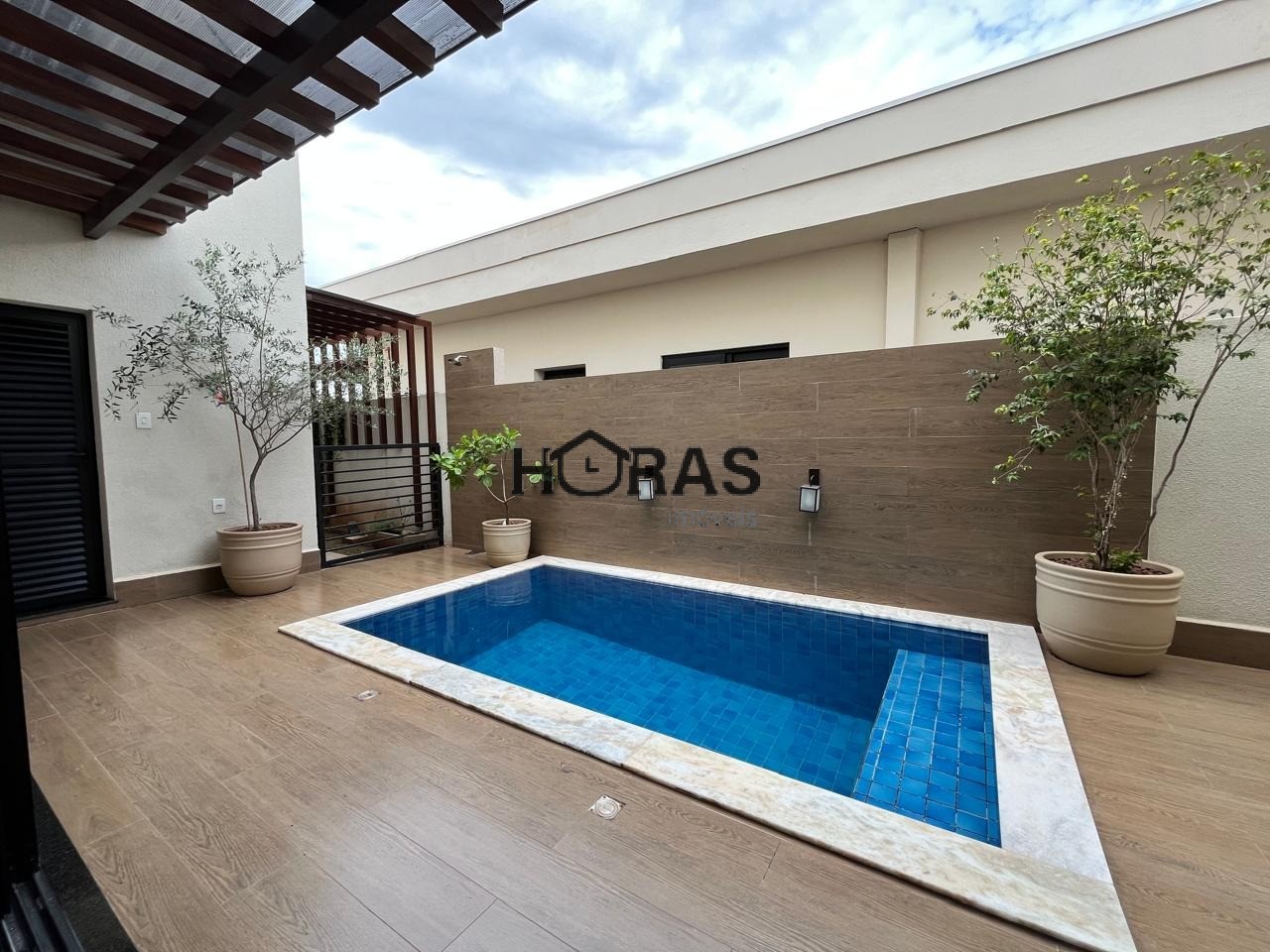 Casa, 3 quartos, 169 m² - Foto 1