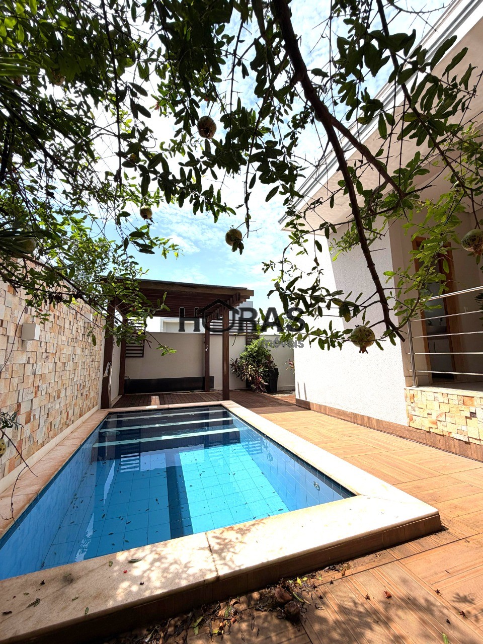 Casa, 3 quartos, 197 m² - Foto 2