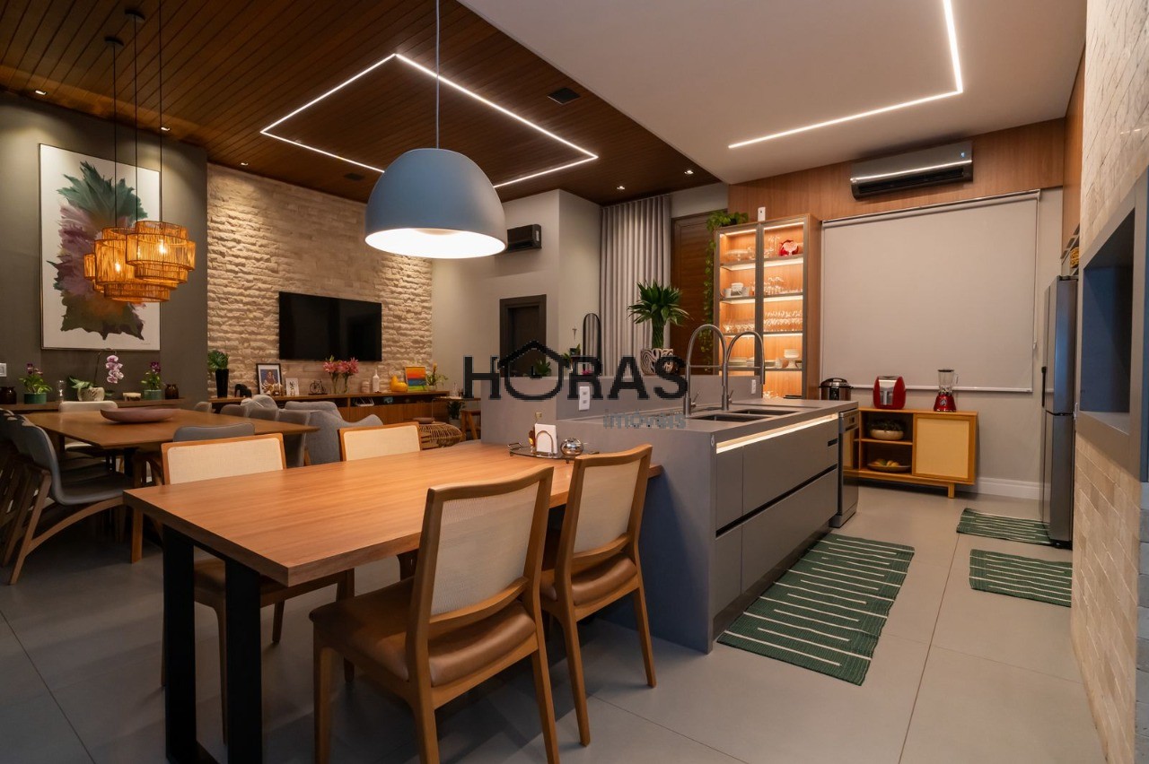 Casa, 4 quartos, 325 m² - Foto 2