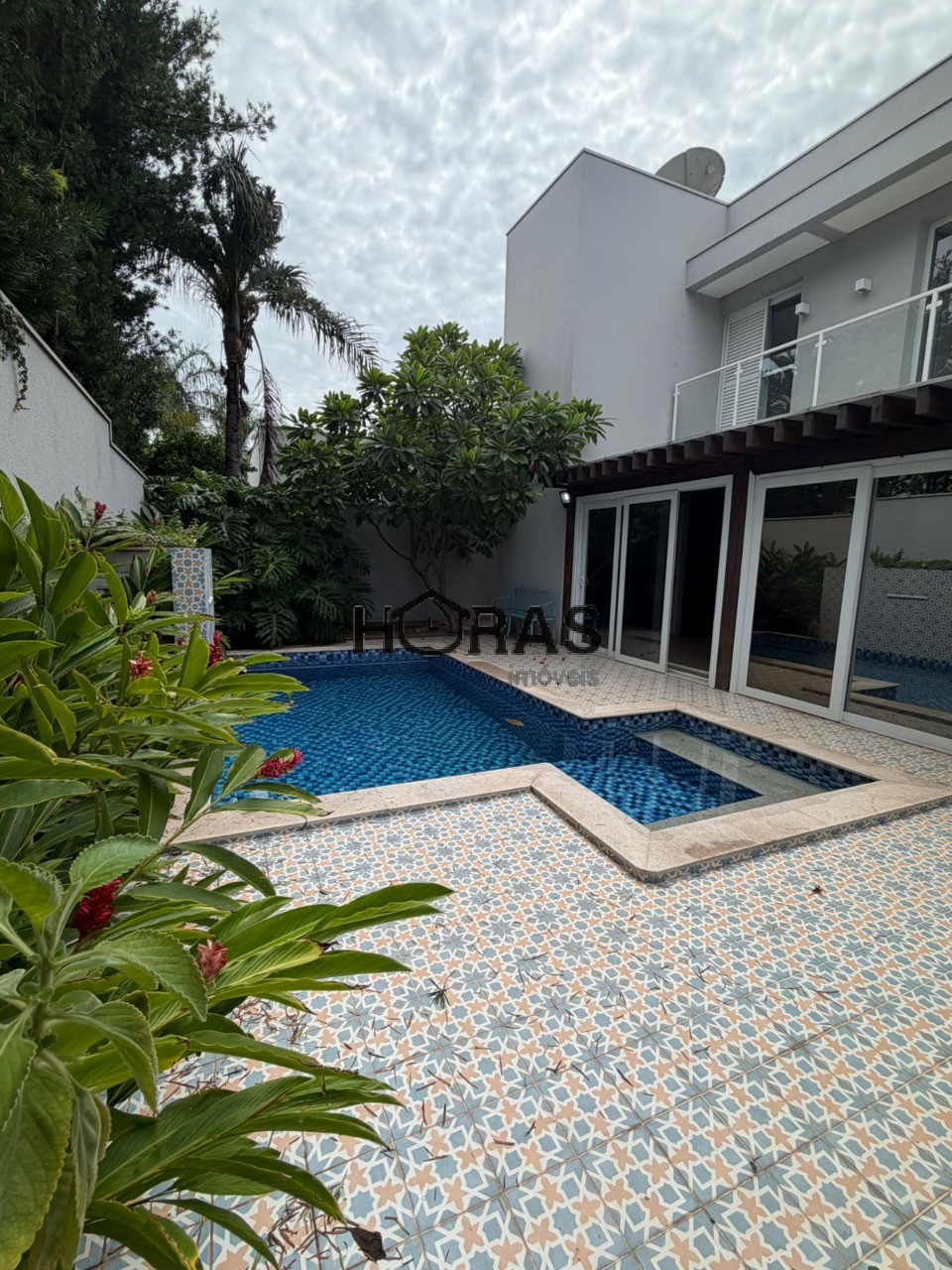 Casa, 4 quartos, 275 m² - Foto 1