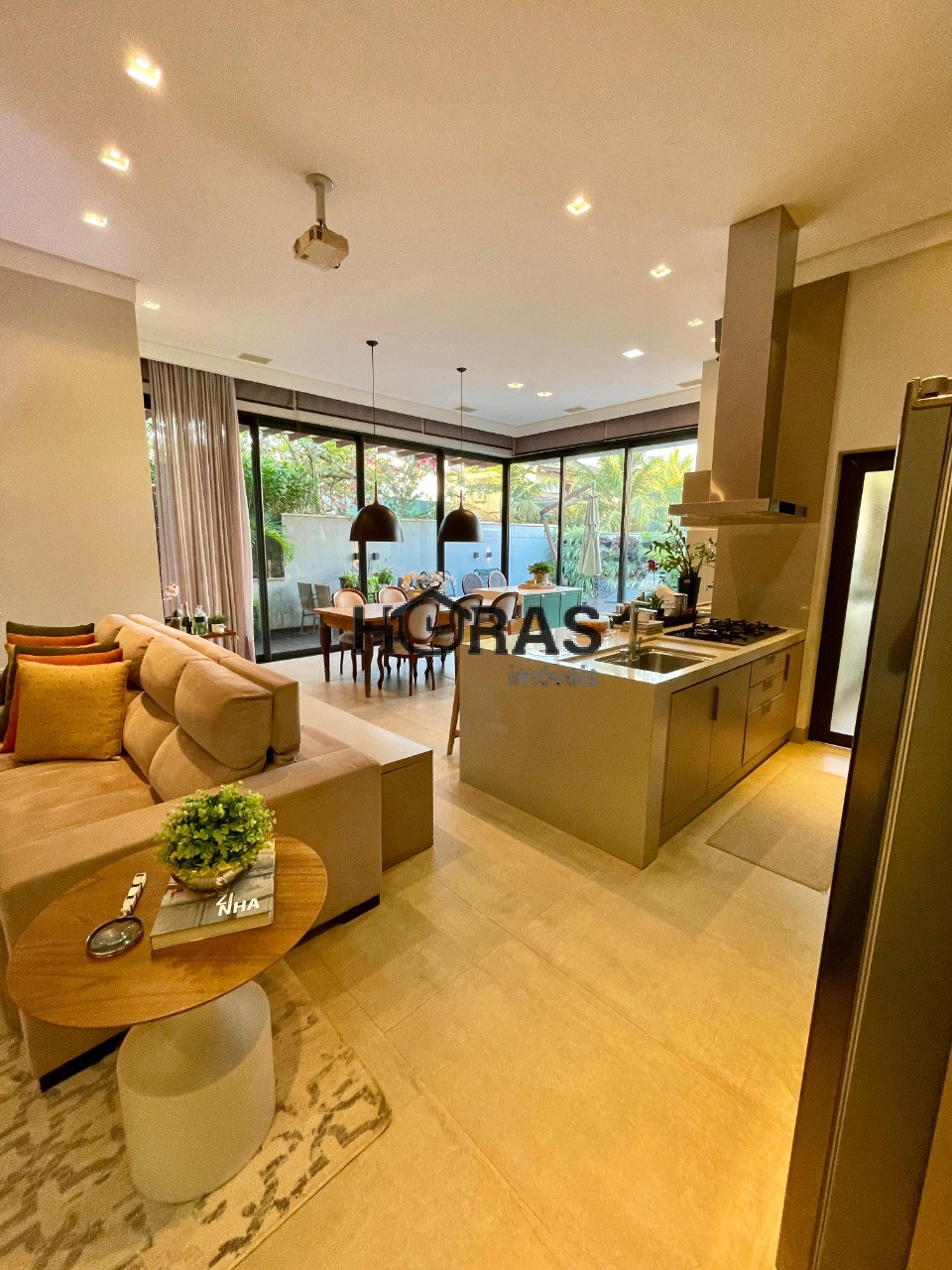 Casa, 3 quartos, 217 m² - Foto 1