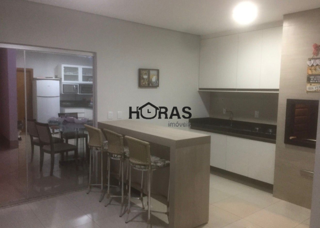Casa, 3 quartos, 200 m² - Foto 1