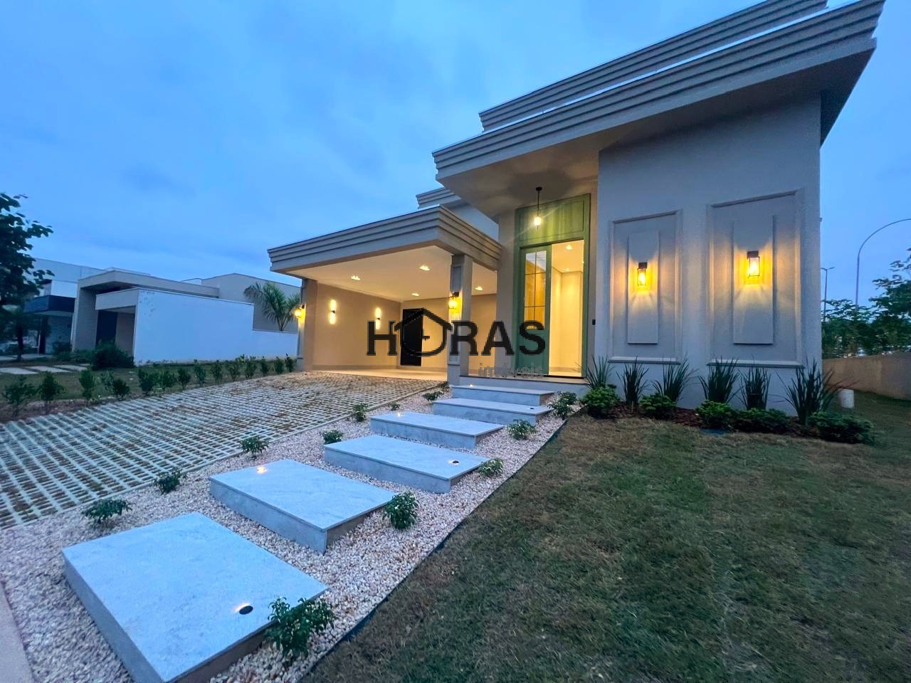 Casa, 3 quartos, 223 m² - Foto 1