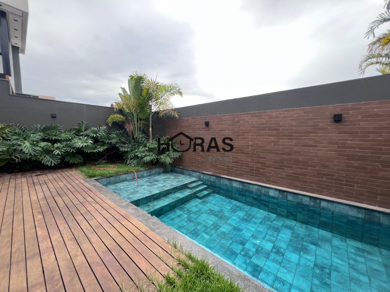 Casa, 5 quartos, 306 m² - Foto 1