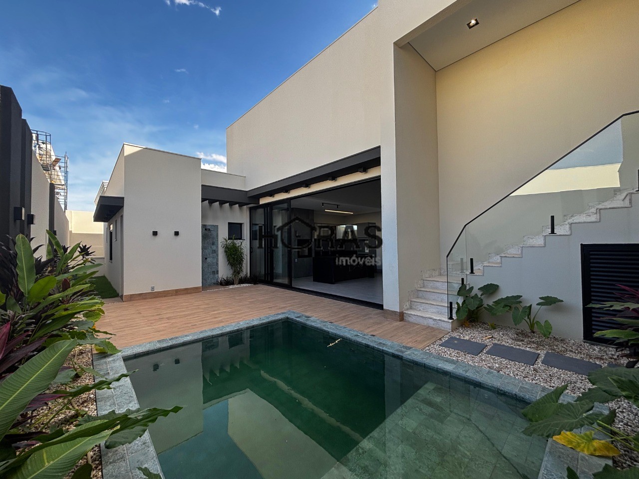 Casa, 3 quartos, 240 m² - Foto 1