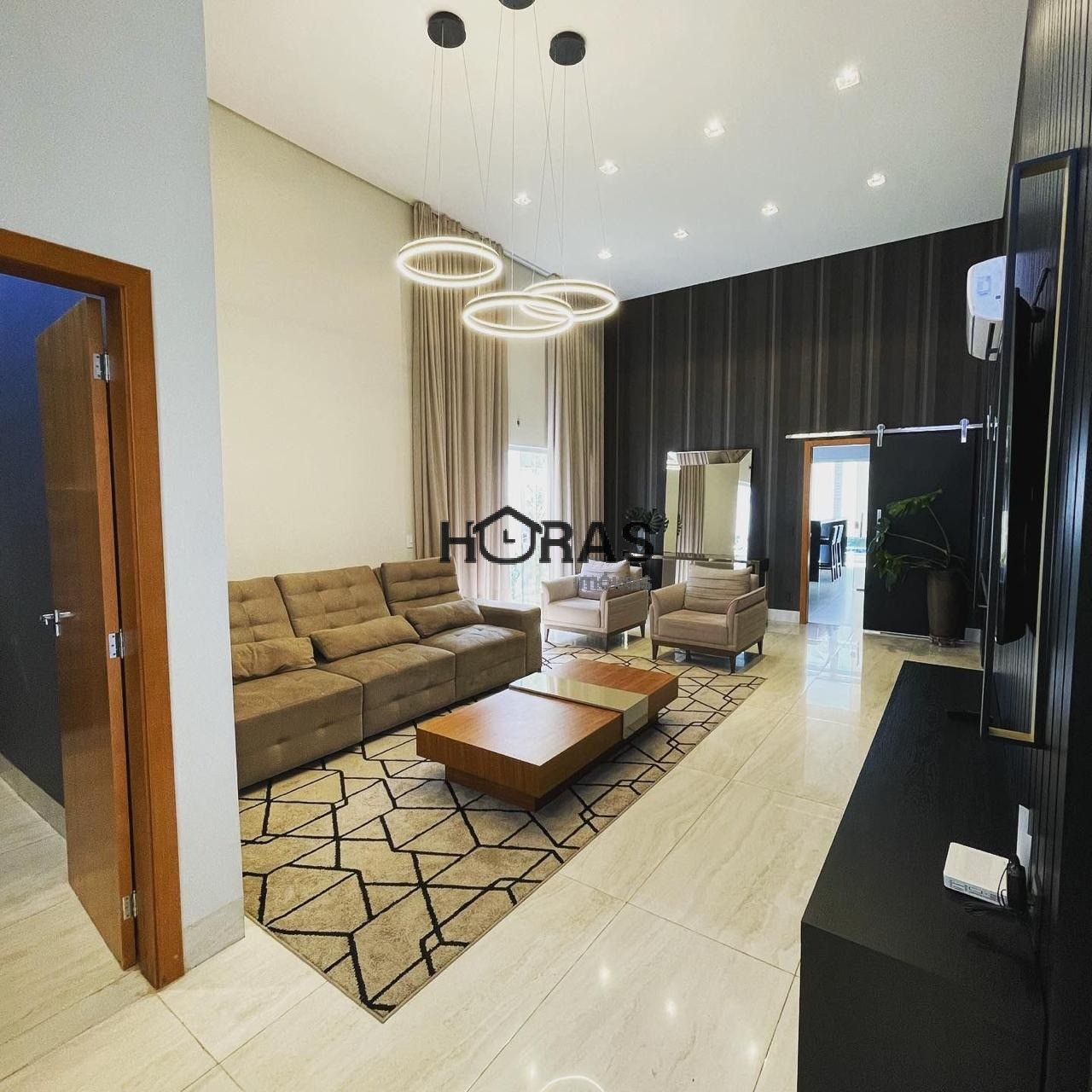 Casa, 3 quartos, 203 m² - Foto 1