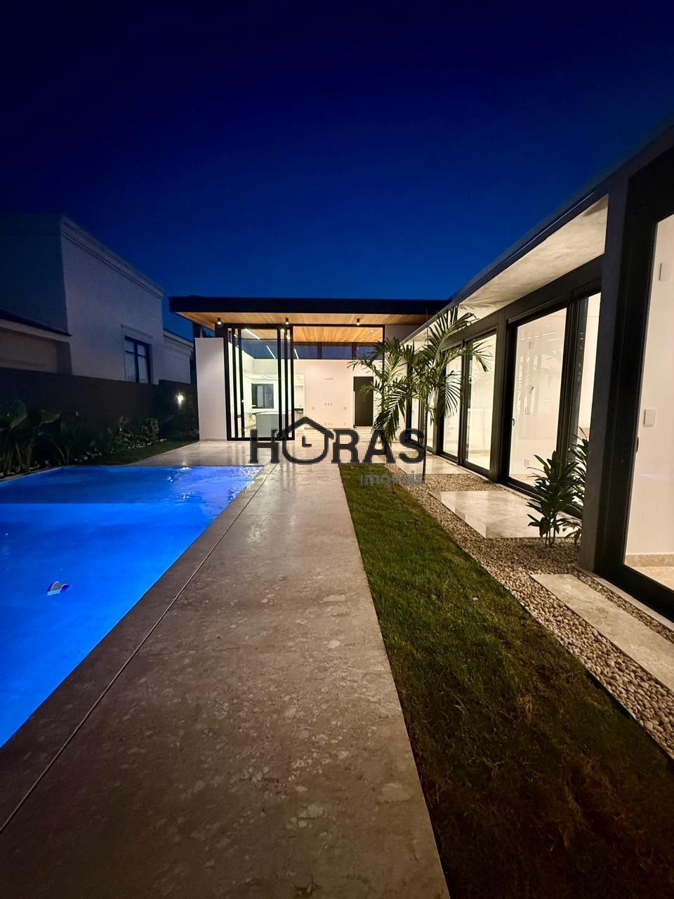 Casa, 4 quartos, 440 m² - Foto 1