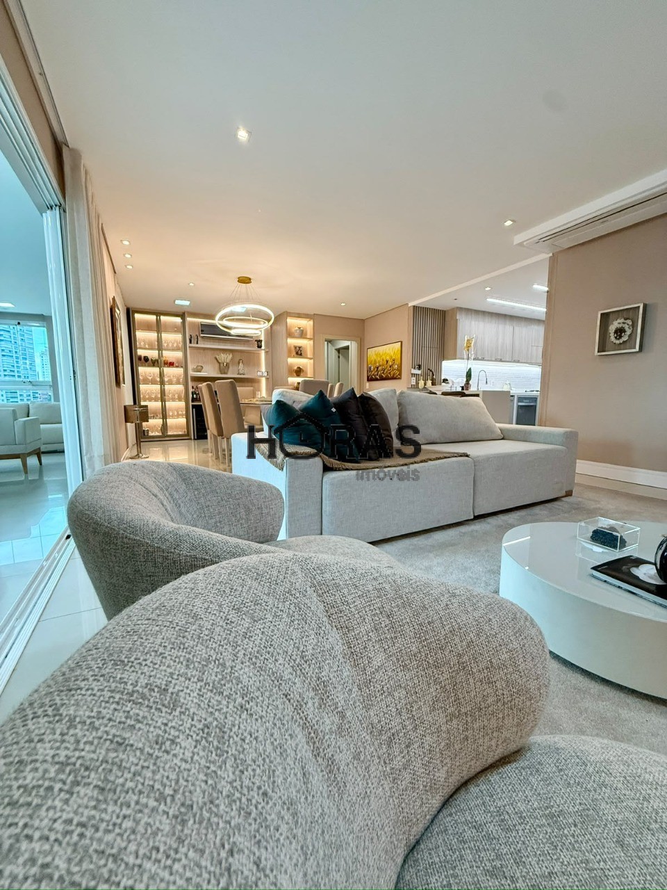 Apartamento, 3 quartos, 190 m² - Foto 1
