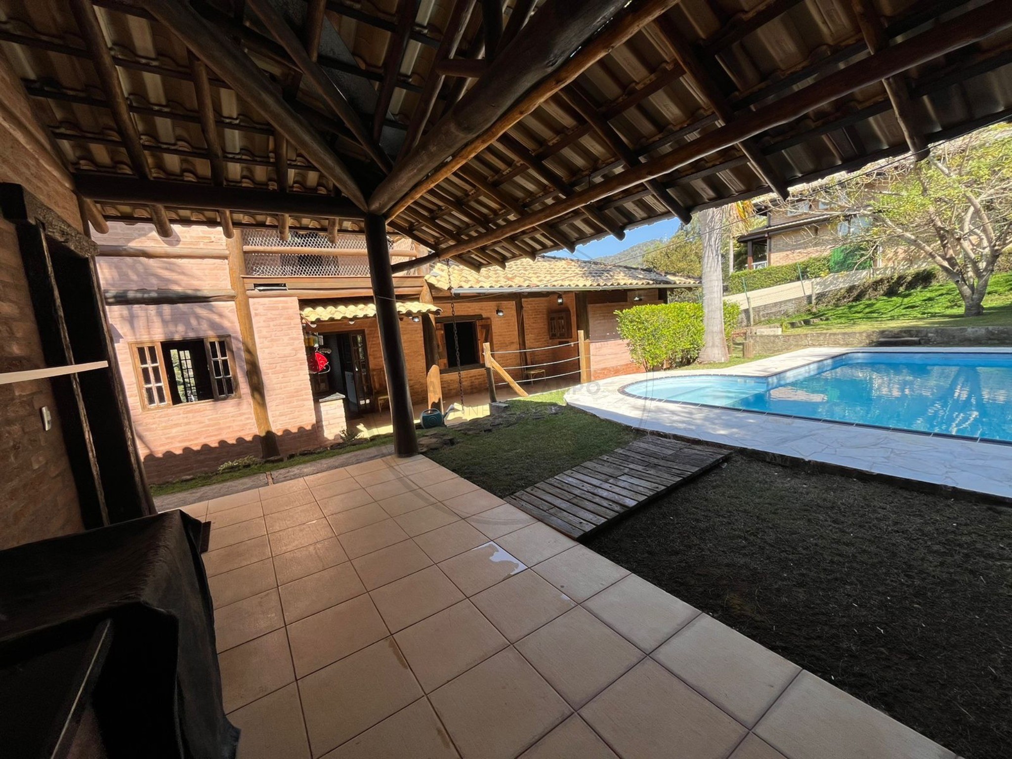 Chácara, 4 quartos, 1347 m² - Foto 4