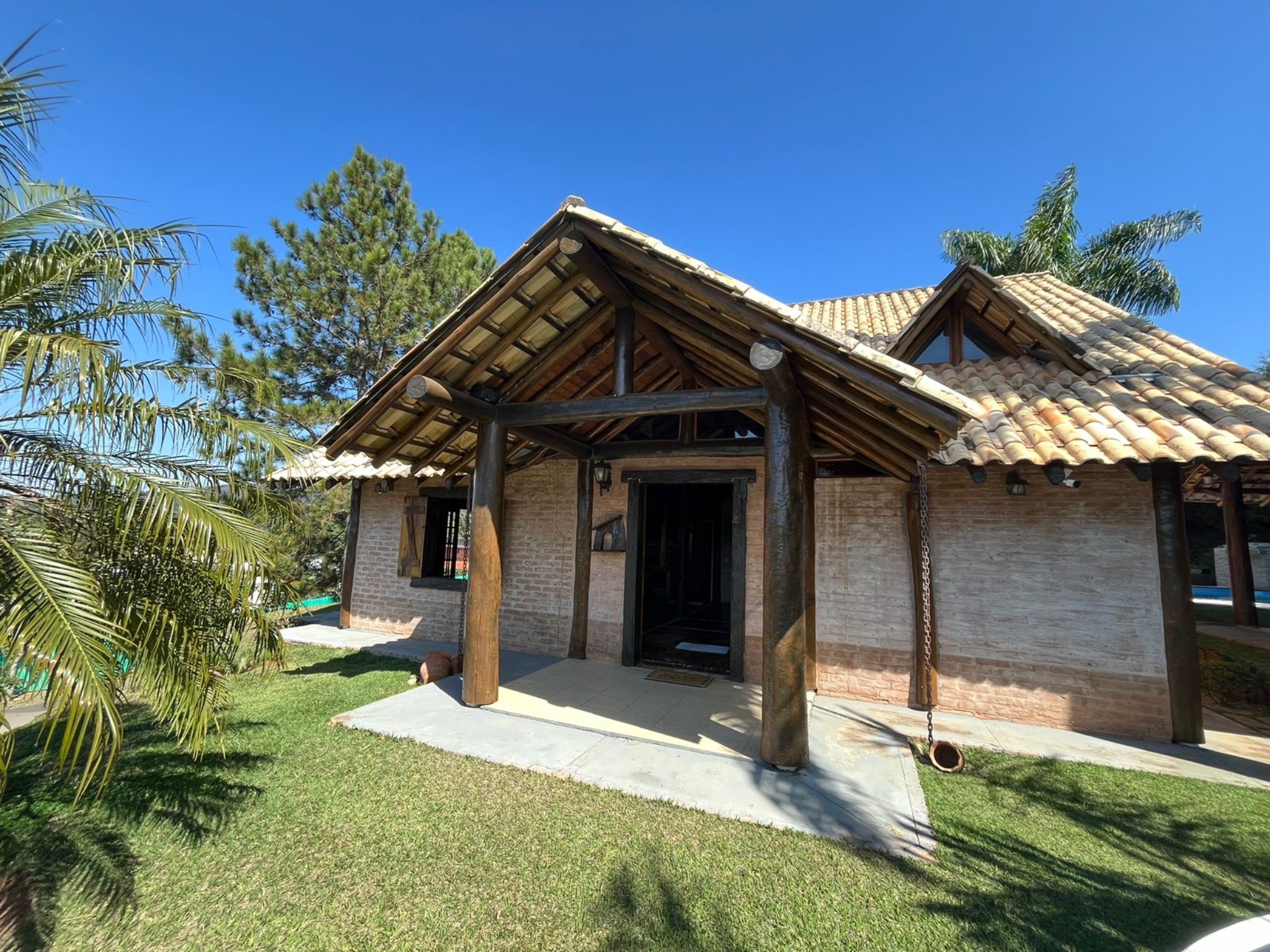 Chácara, 4 quartos, 1347 m² - Foto 2