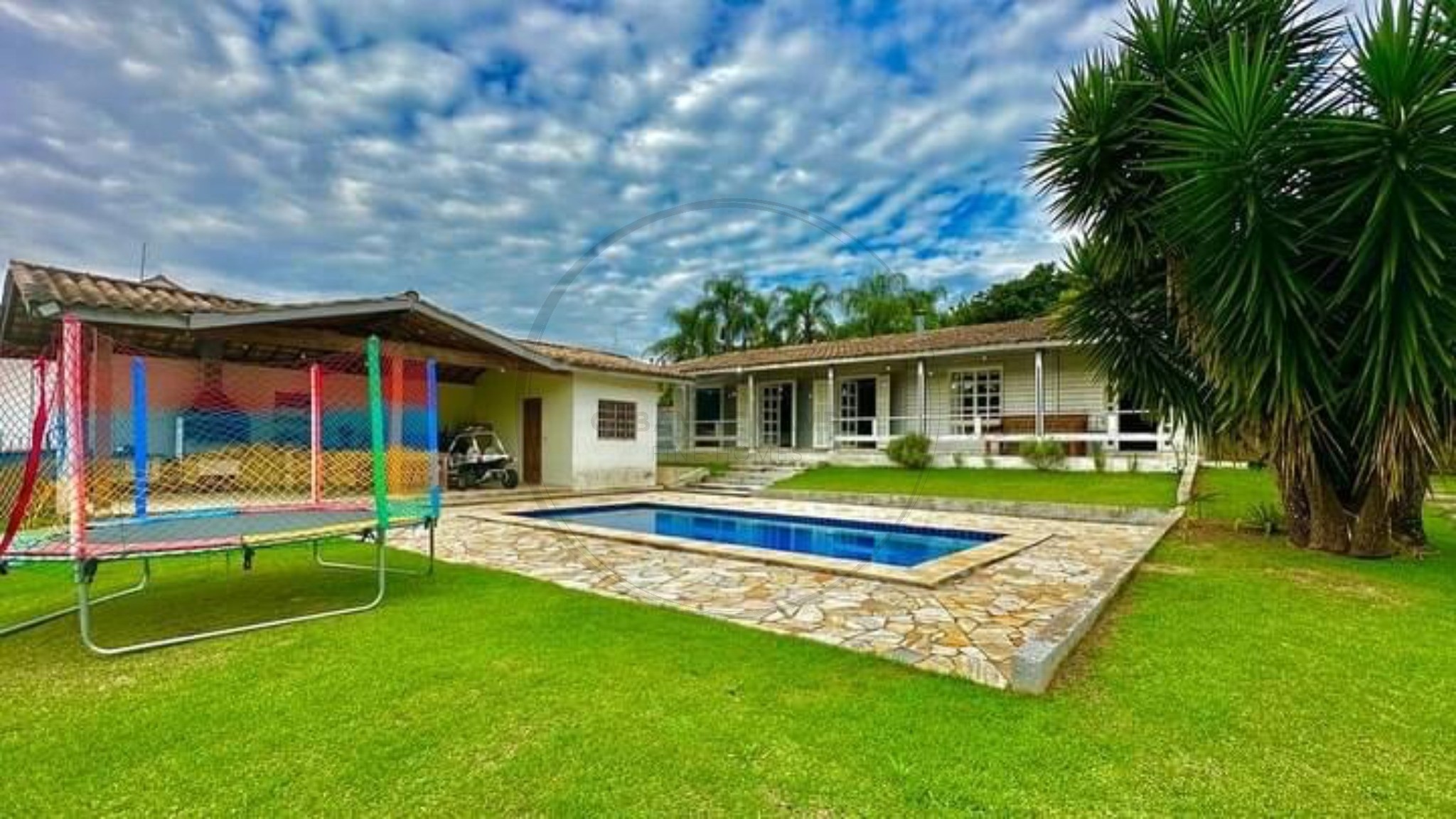 Chácara, 3 quartos, 1000 m² - Foto 1
