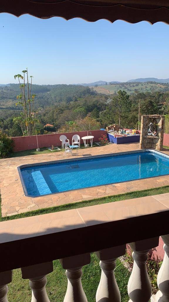 Chácara, 3 quartos, 1550 m² - Foto 1