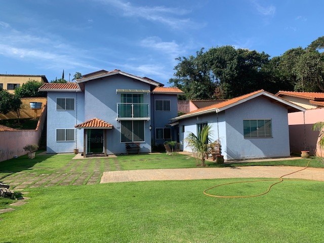 Chácara, 8 quartos, 2400 m² - Foto 1