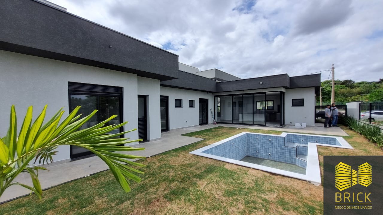 Casa à venda com 3 quartos, 220m² - Foto 4