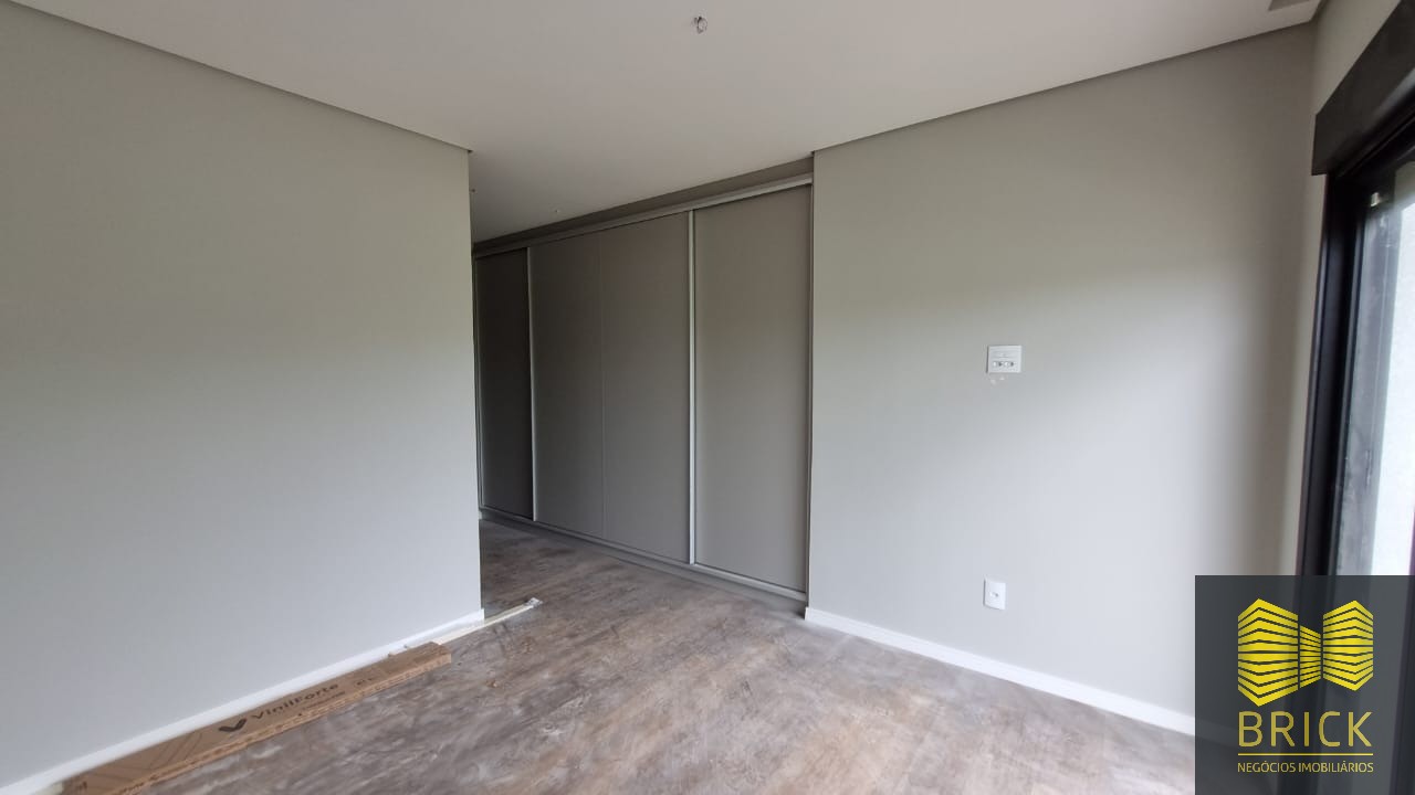 Casa à venda com 3 quartos, 220m² - Foto 8