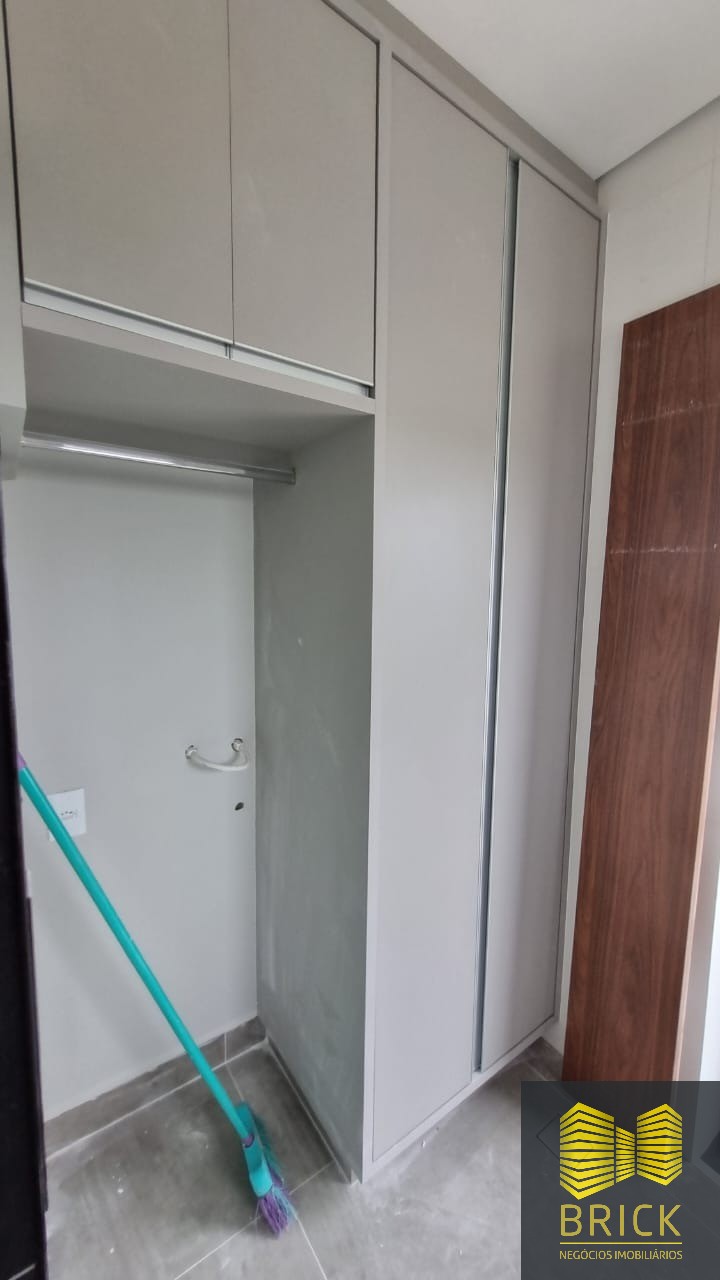Casa à venda com 3 quartos, 220m² - Foto 9