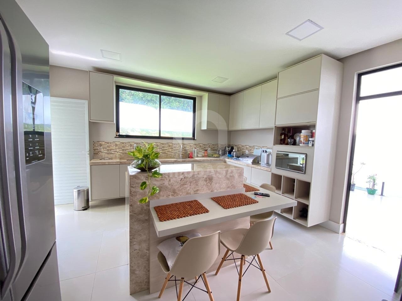 Casa, 3 quartos, 291 m² - Foto 2