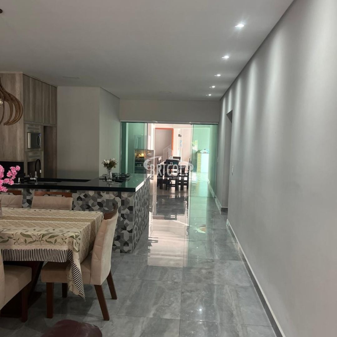 Casa, 4 quartos, 220 m² - Foto 3