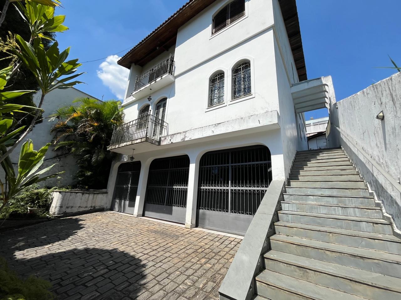 Casa, 4 quartos, 328 m² - Foto 1