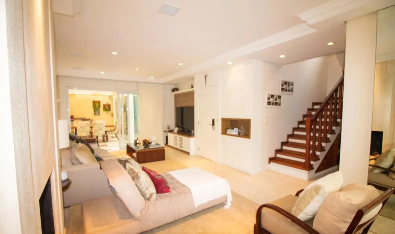 Casa, 4 quartos, 230 m² - Foto 1