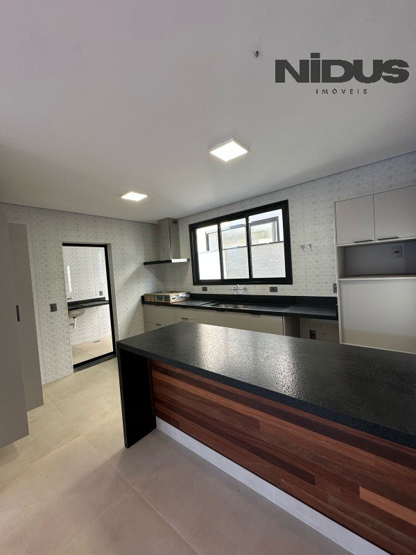 Casa, 3 quartos, 268 m² - Foto 6