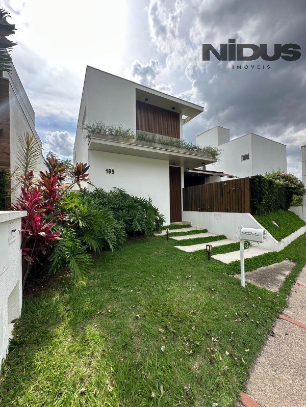Casa, 3 quartos, 322 m² - Foto 1