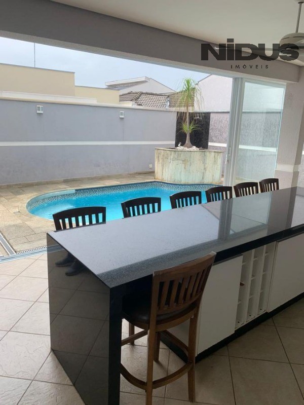 Casa, 3 quartos, 232 m² - Foto 2