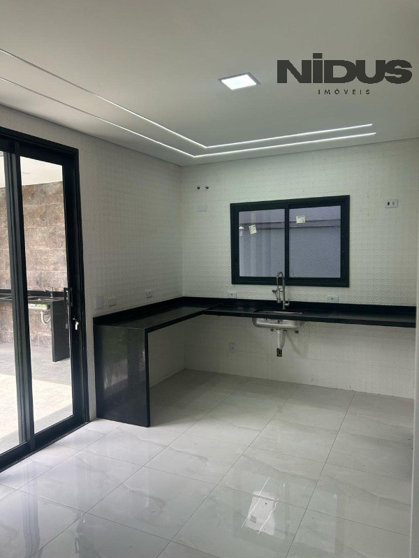 Casa, 3 quartos, 219 m² - Foto 3