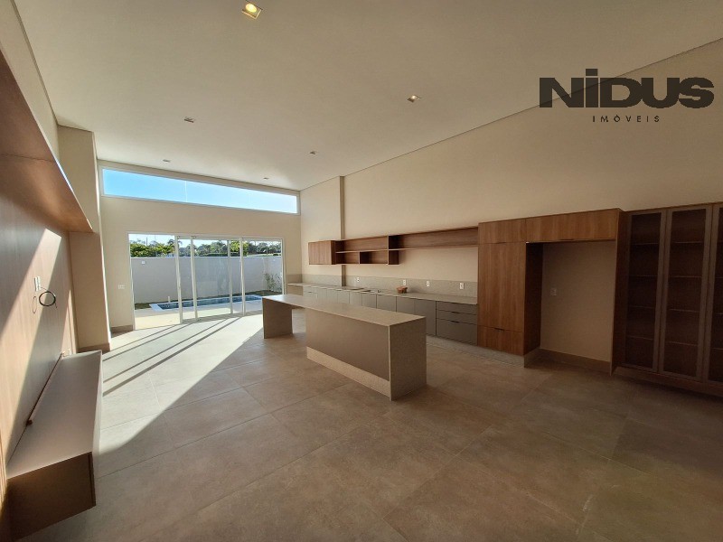 Casa, 3 quartos, 301 m² - Foto 2