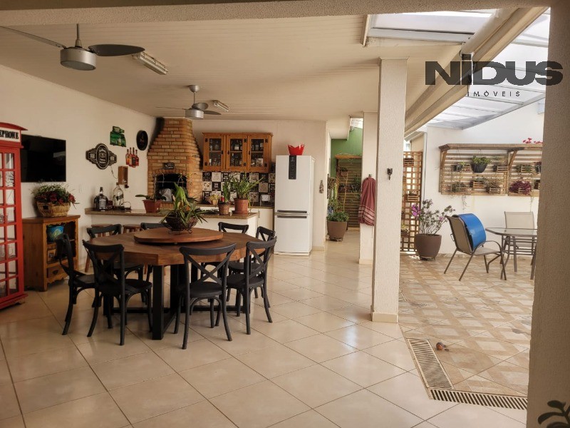 Casa, 4 quartos, 167 m² - Foto 2