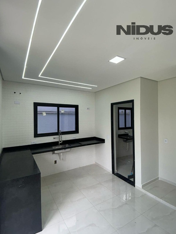 Casa, 3 quartos, 219 m² - Foto 2