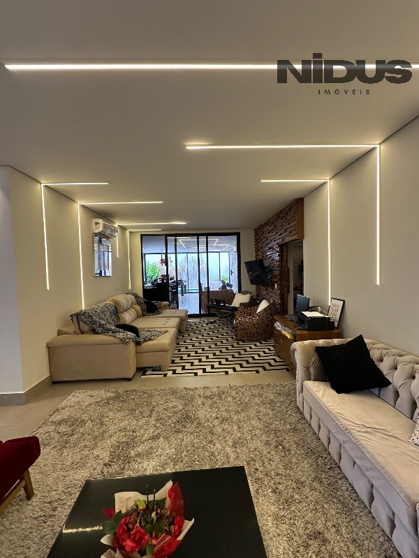 Casa, 3 quartos, 305 m² - Foto 2