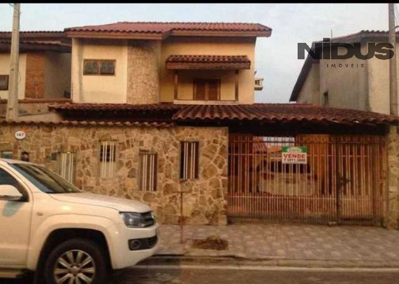Casa, 3 quartos, 270 m² - Foto 1