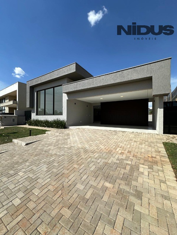 Casa, 4 quartos, 230 m² - Foto 1